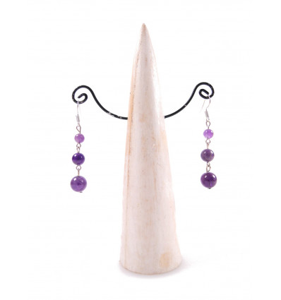 Ceruse-shaped white earring display
