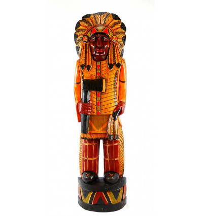 Grande statua del capo indiano americano con copricapo e la war axe tradizionale in legno colorato 100cm