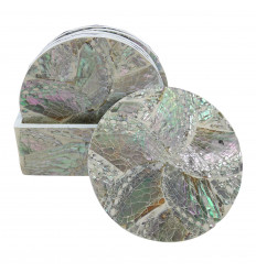 Round coasters in natural mother-of-pearl star pattern